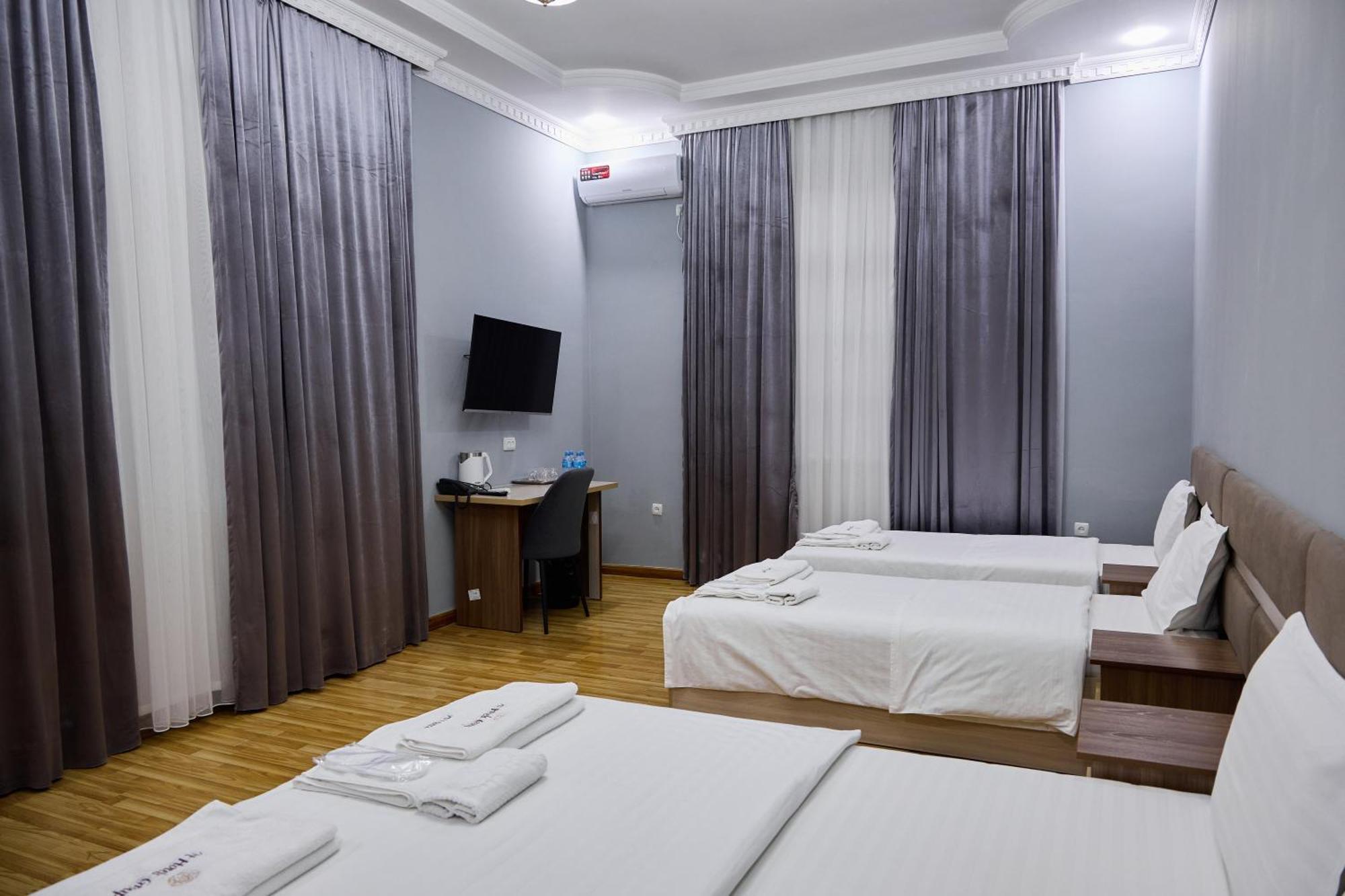 Art Garden Hotel Tashkent Phòng bức ảnh