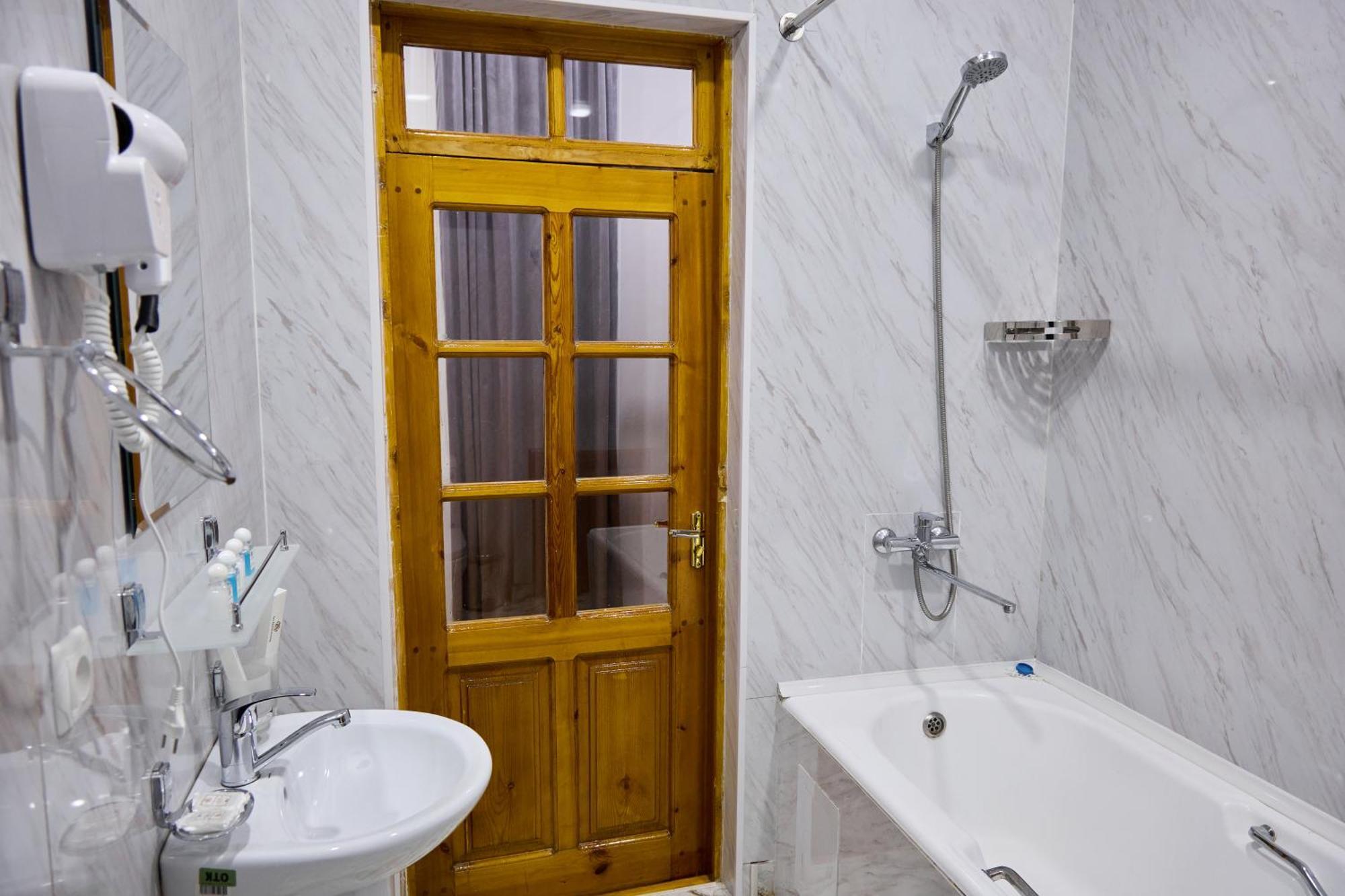 Art Garden Hotel Tashkent Ngoại thất bức ảnh